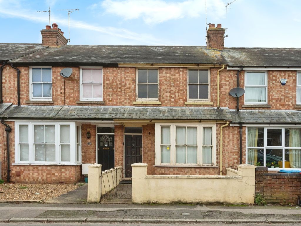 3 bed terraced house for sale in Clarence Road, Stony Stratford, Milton