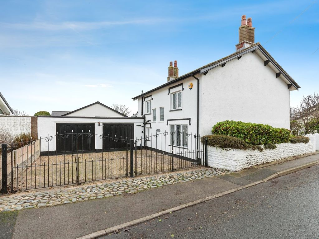 3 bed detached house for sale in Leach Lane, Lytham St Annes FY8, £475,000 Zoopla