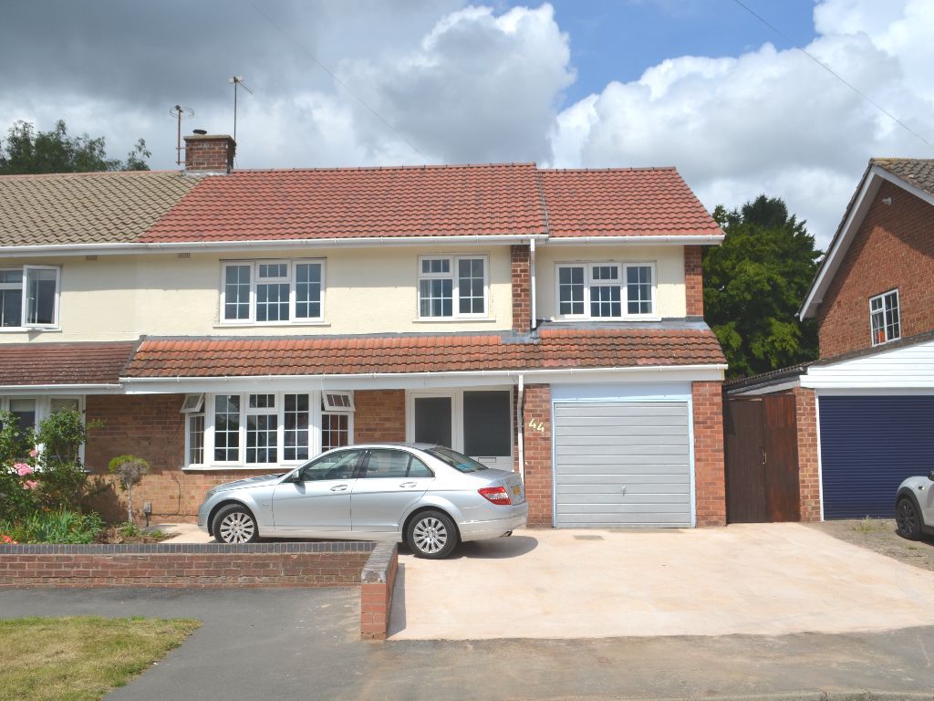 5 bed semidetached house to rent in Newnham Road, Leamington Spa CV32