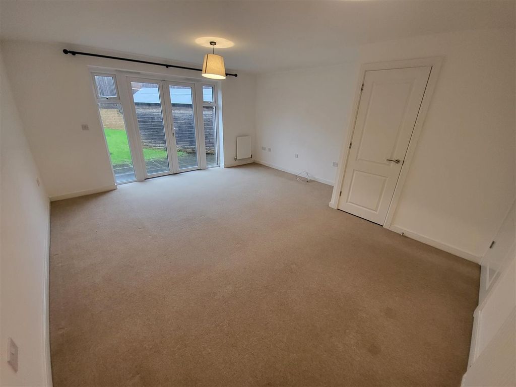 3 bed end terrace house to rent in Tall Elms Road, Patchway, Bristol