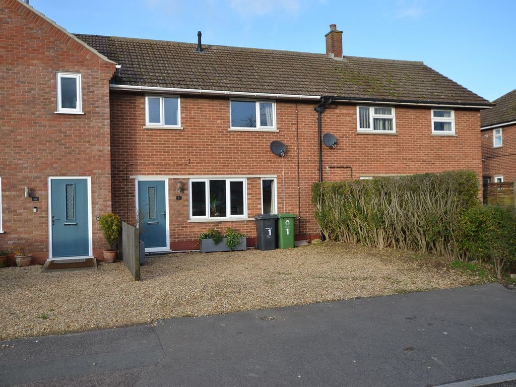 3 bed terraced house to rent in Speechley Road, Yaxley, Peterborough
