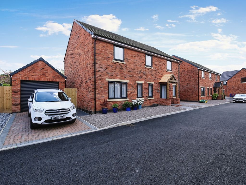 4 bed detached house for sale in Fieldview Close, Whaplode, Spalding