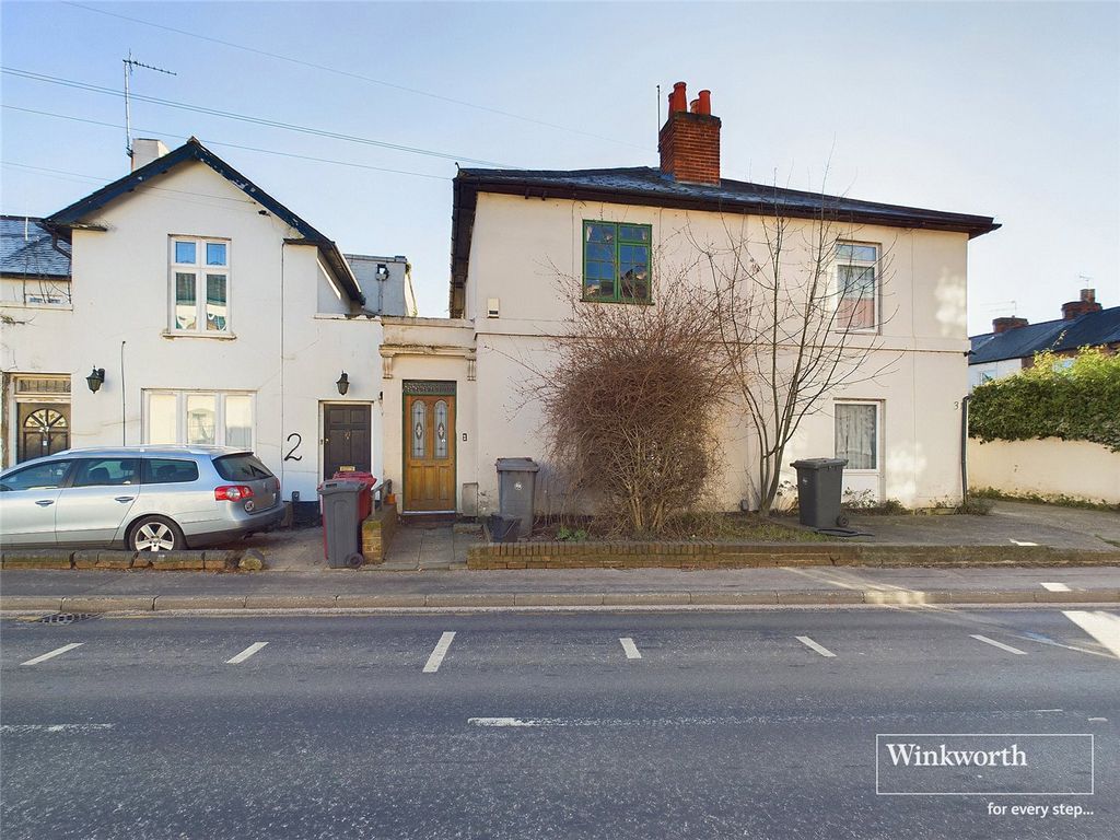 2 bed semidetached house to rent in Tilehurst Road, Reading RG1, £
