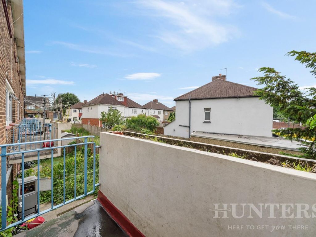 3 bed flat for sale in Penshurst Road, London N17, £360,000 Zoopla