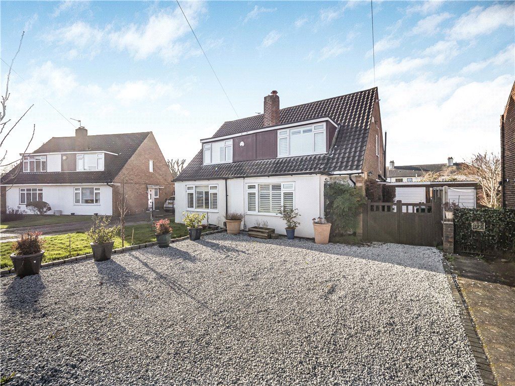 3 bed semidetached house for sale in Stratton Road, SunburyOnThames