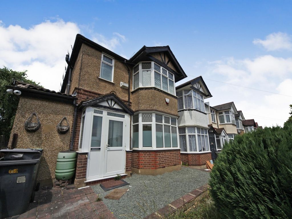 4 bed semidetached house for sale in Crawley Green Road, Luton LU2