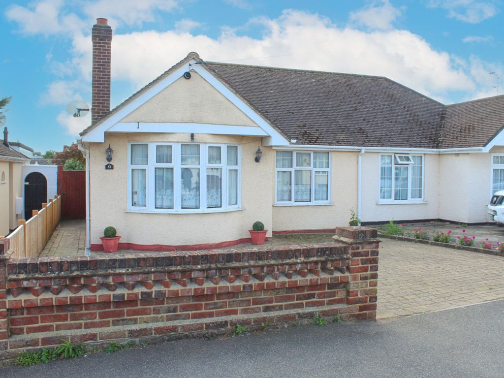 2 bed semidetached bungalow for sale in Ethelred Gardens, Wickford