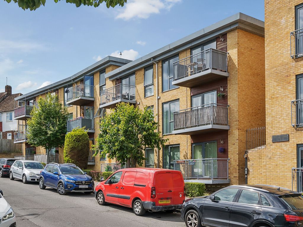 2 bed flat for sale in Maylands Drive, Sidcup DA14, £290,000 Zoopla