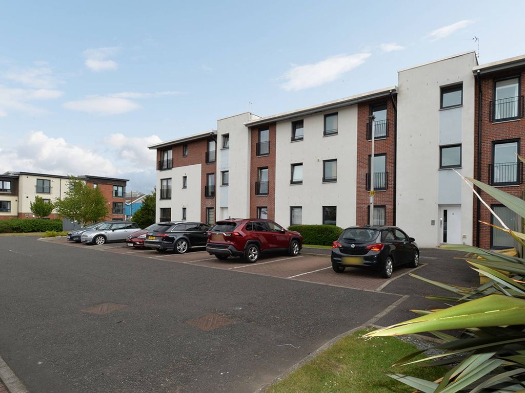 New Mart Gardens, Edinburgh EH14  