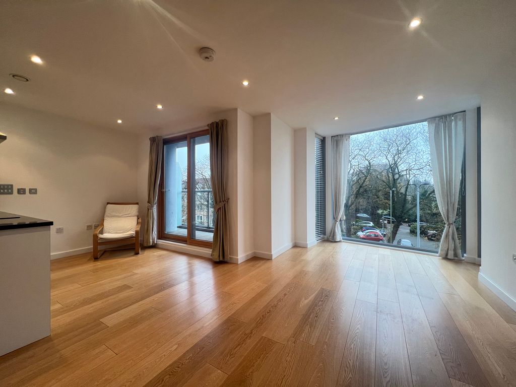 Studio to rent in Altyre Road, Croydon CR0, £1,225 pcm Zoopla