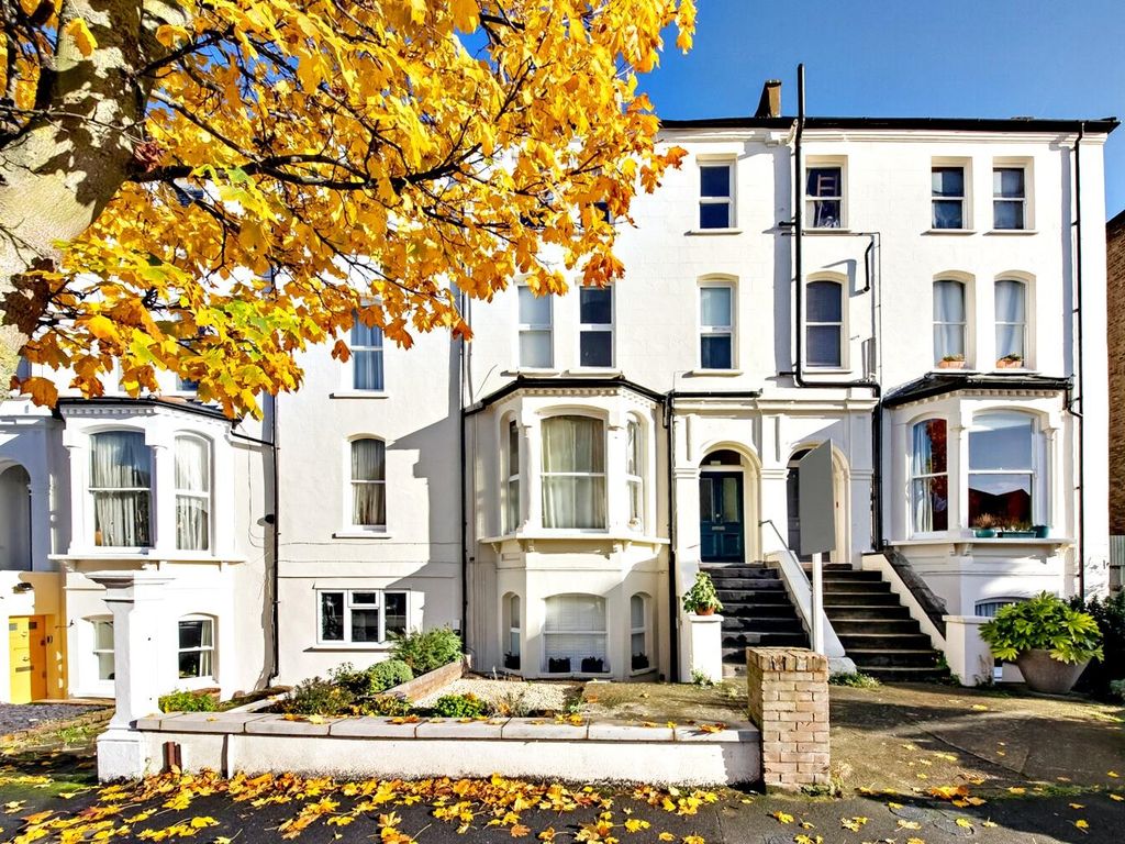 2 bed flat for sale in Rosendale Road, Dulwich, London SE21, £425,000