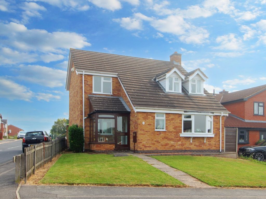 4 bed detached house for sale in Hardwicke Road, Narborough, Leicester LE19, £375,000 Zoopla
