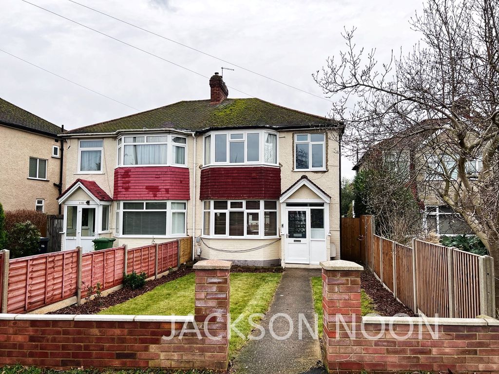 3 bed semidetached house to rent in Chessington Road, West Ewell KT19