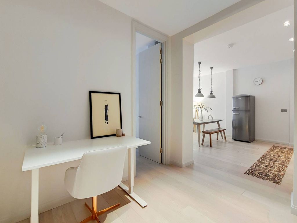 George Row, Shad Thames, London SE16  