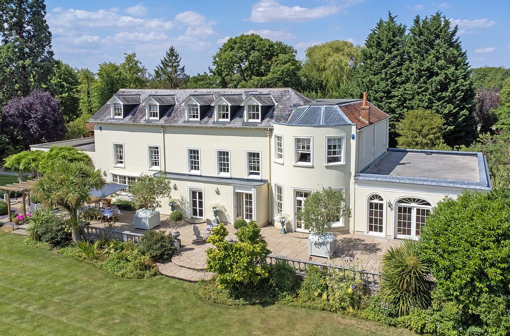 6 bed detached house for sale in Upland Road, Epping CM16 Zoopla