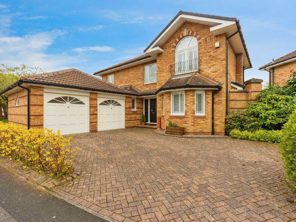 4 bed detached house for sale in Eldon Road, Macclesfield SK10, £