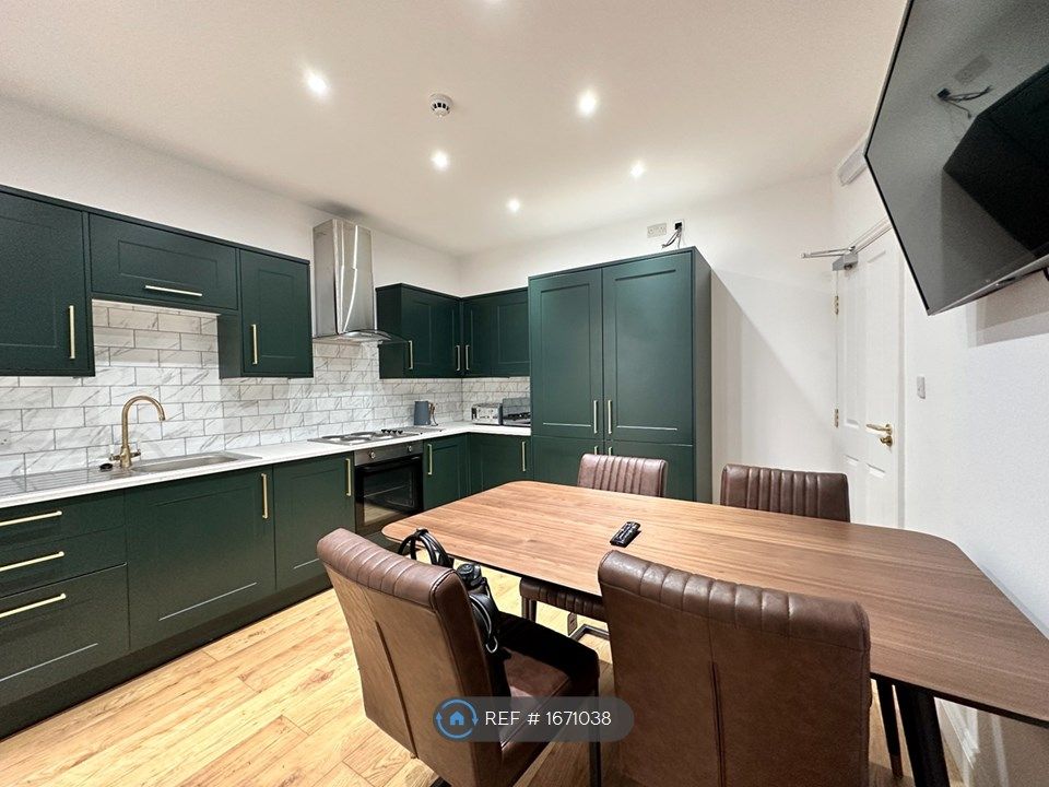 Room to rent in Parrin Lane, Eccles, Manchester M30 Zoopla