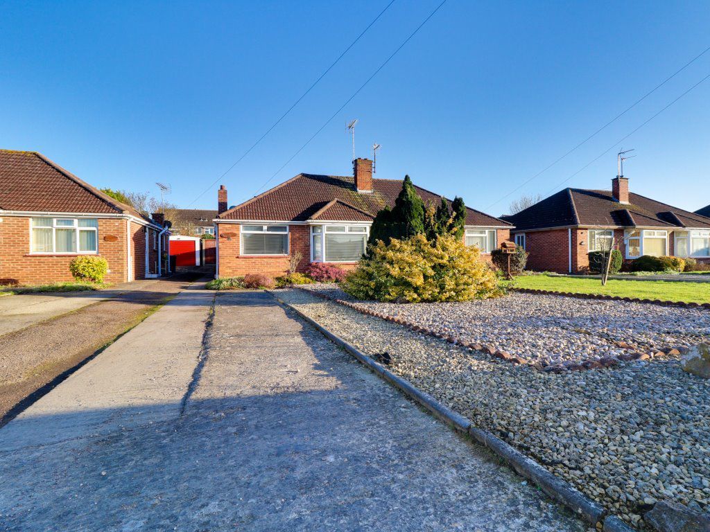 2 bed bungalow to rent in Rodney Close, Longlevens, Gloucester GL2 Zoopla