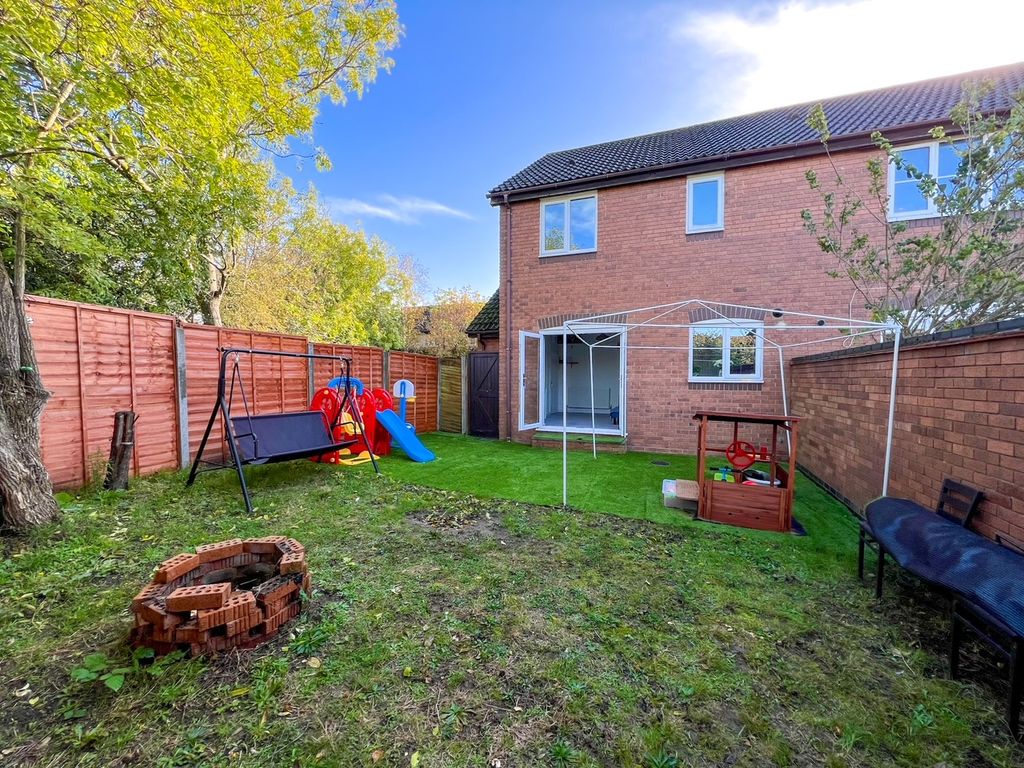 1 bed semidetached house for sale in Cambridge Road, West Molesey KT8