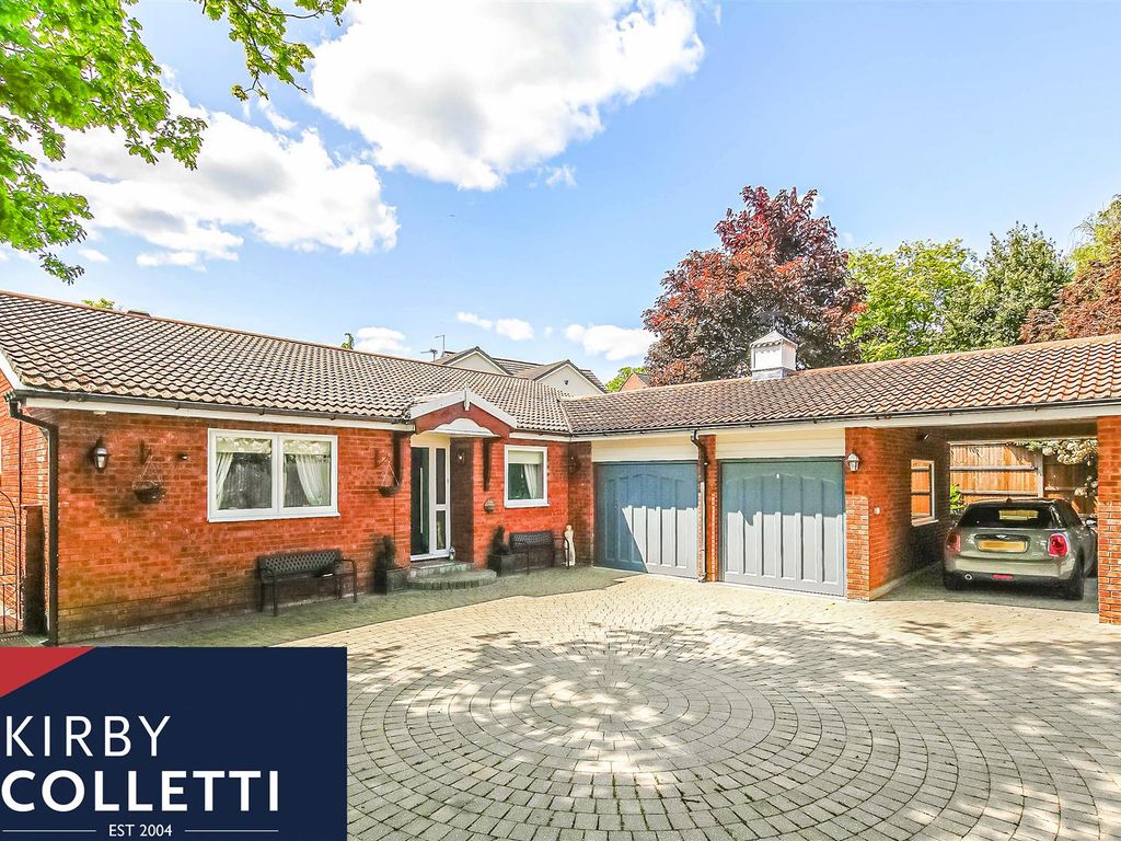4 bed detached bungalow for sale in Springfields, Broxbourne EN10, £