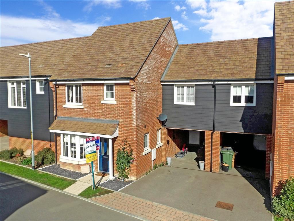 3 bed semidetached house for sale in Harrier Drive, Finberry, Ashford