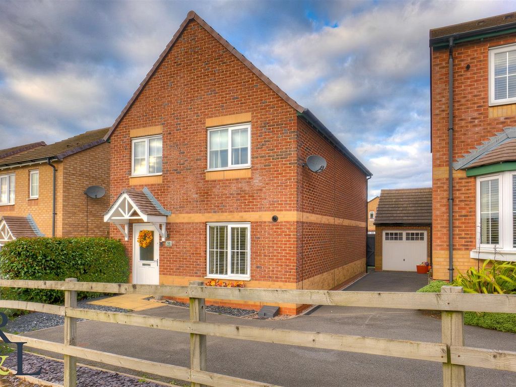 4 bed detached house for sale in Bluebell Grove, Woodville, Swadlincote