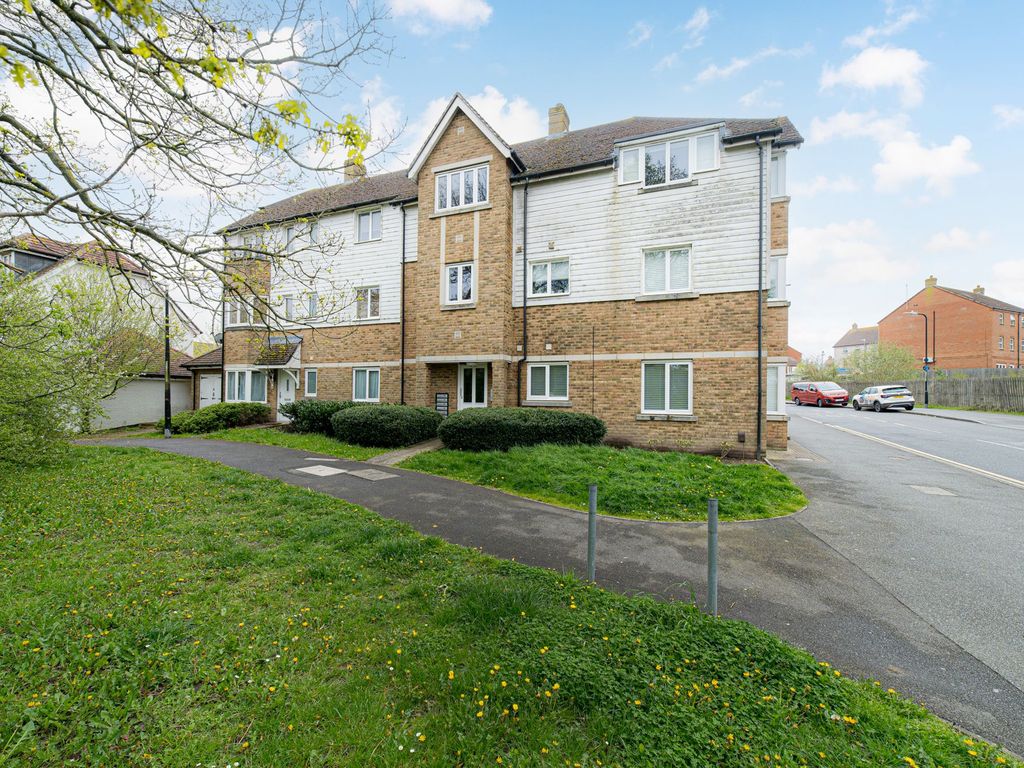 2 bed flat for sale in Bluebell Road, Kingsnorth TN23 Zoopla