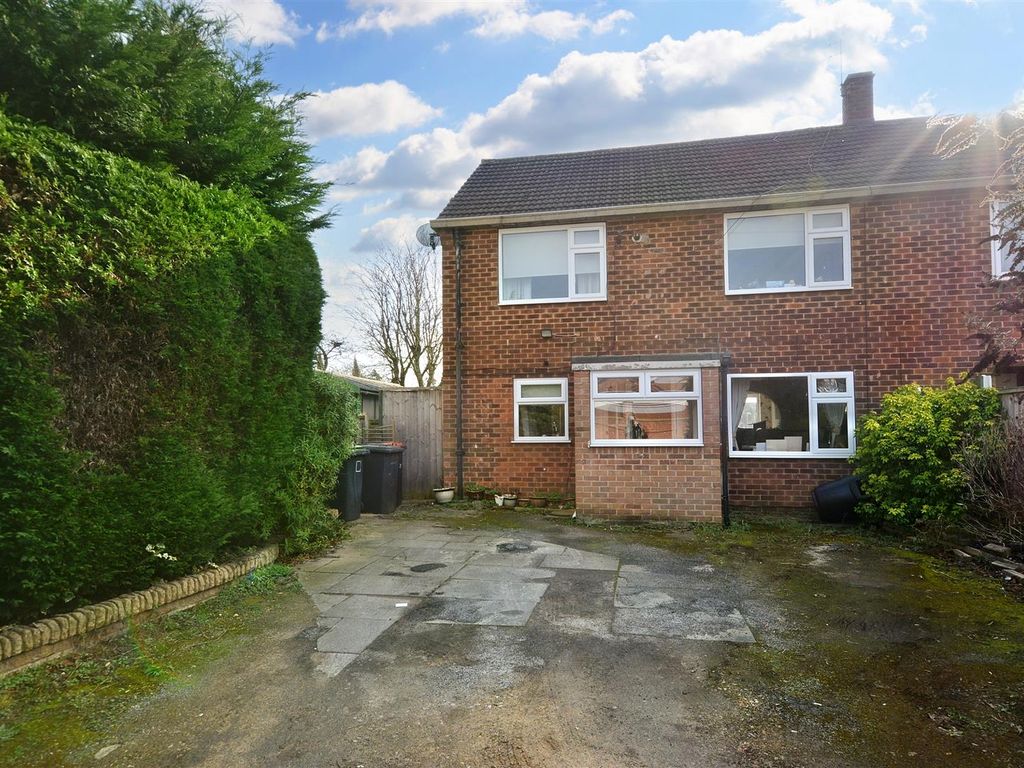 3 bed semidetached house for sale in Bramcote Avenue, Beeston