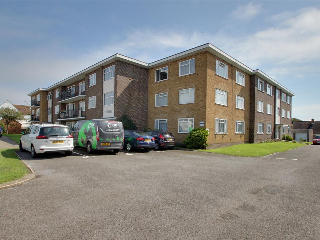 2 bed flat for sale in Goring Road, GoringBySea, Worthing BN12, £