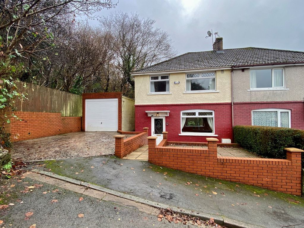 3 bed semidetached house for sale in Graig Park Road, Newport NP20