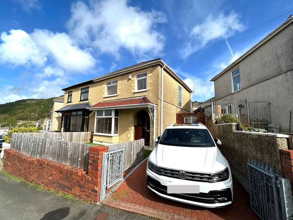 3 bed semidetached house for sale in Glenroy Avenue, St. Thomas