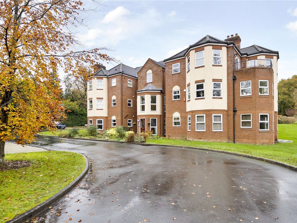 2 bed flat for sale in Hale Place, Farnham, Surrey GU9, £415,000 Zoopla