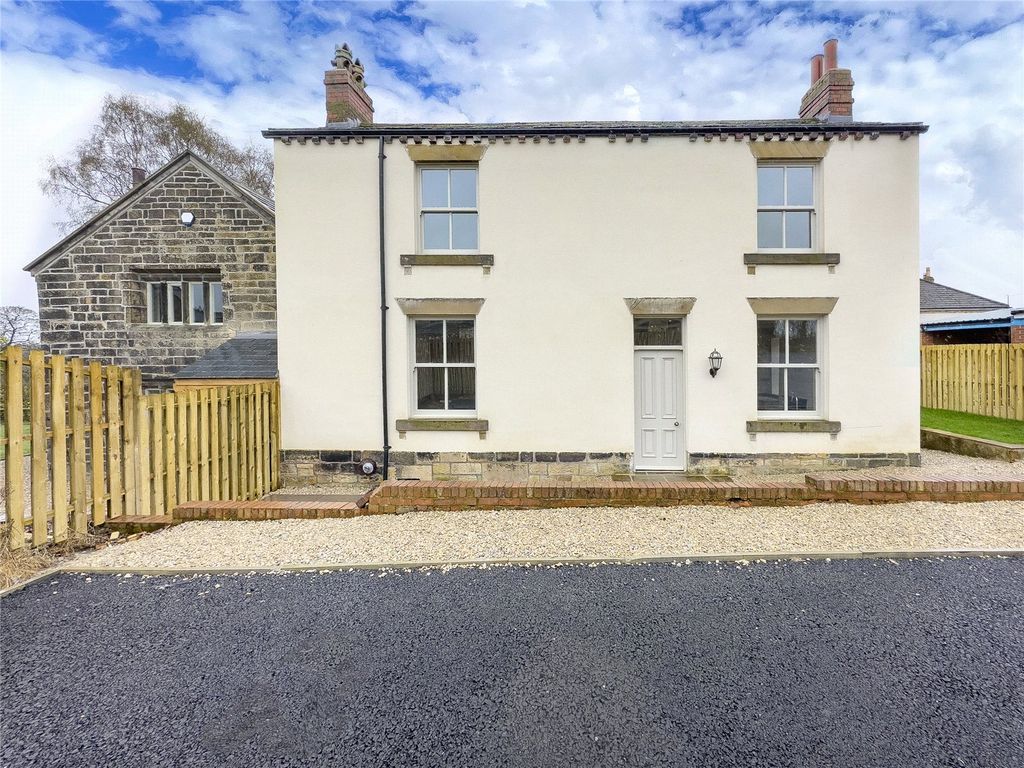 2 bed semidetached house for sale in Lumbstone House And Cottage