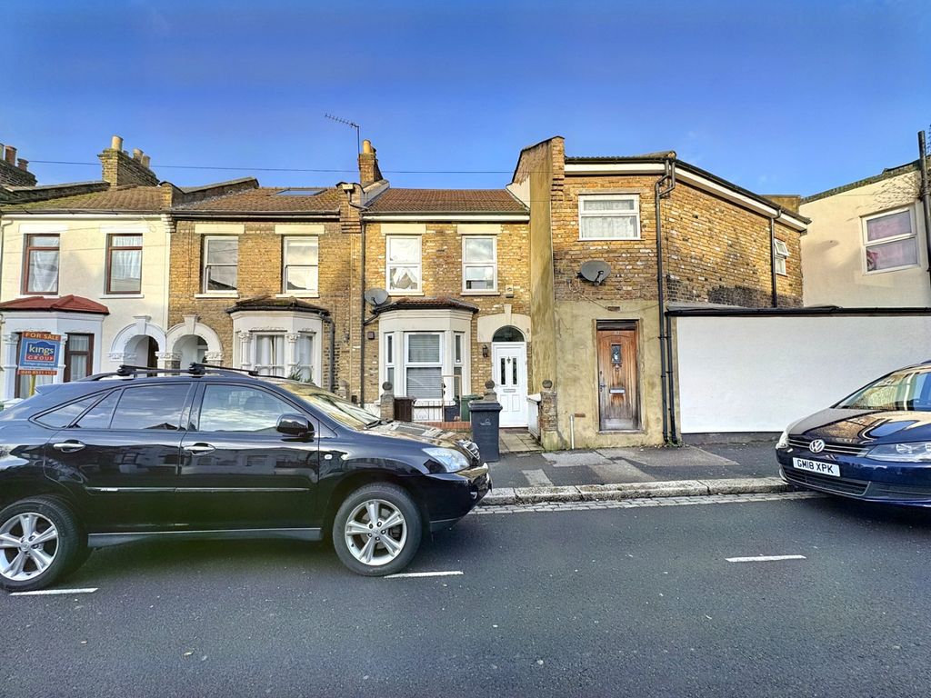 1 bed flat to rent in Frith Road, Leytonstone E11, £1,495 pcm Zoopla