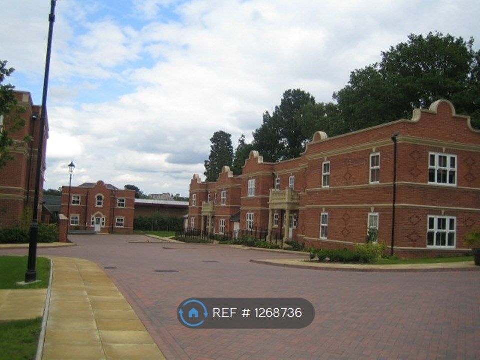 1 bed flat to rent in Franklin Court, Wormley, Godalming GU8, £975 pcm