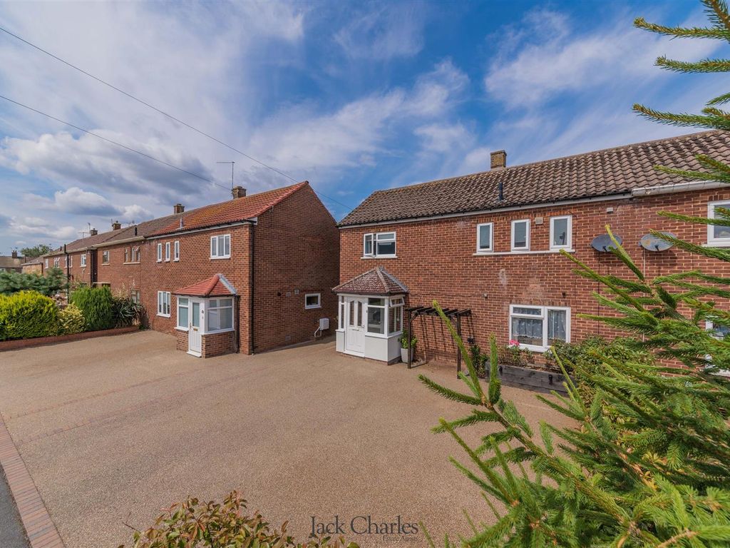 3 bed semidetached house for sale in Twyford Road, Hadlow, Tonbridge