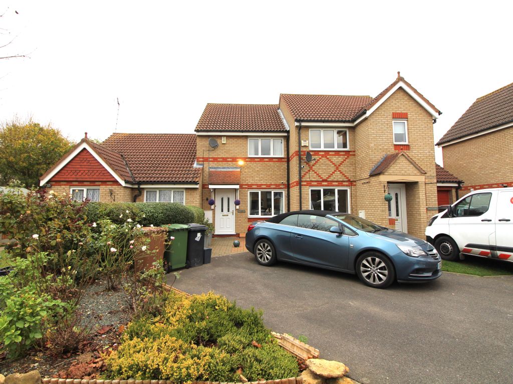 Portchester Close, Park Farm, Peterborough PE2