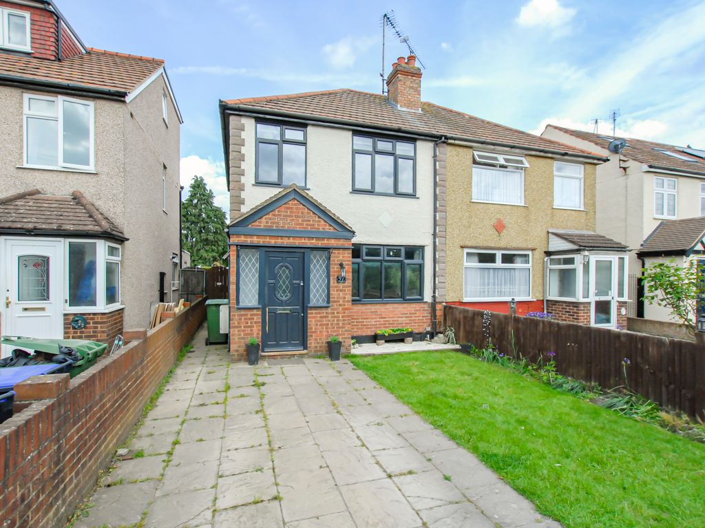 3 bed semidetached house to rent in Knighton Way Lane, Denham