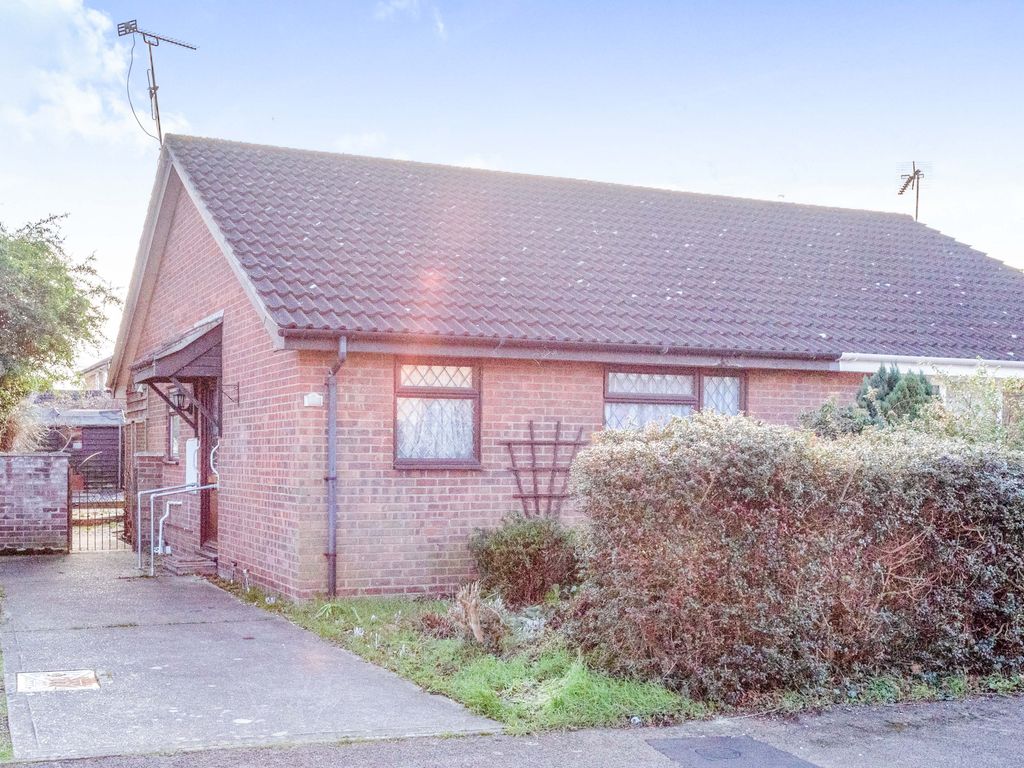2 bed bungalow for sale in Semer Close, Stowmarket, Suffolk IP14 Zoopla