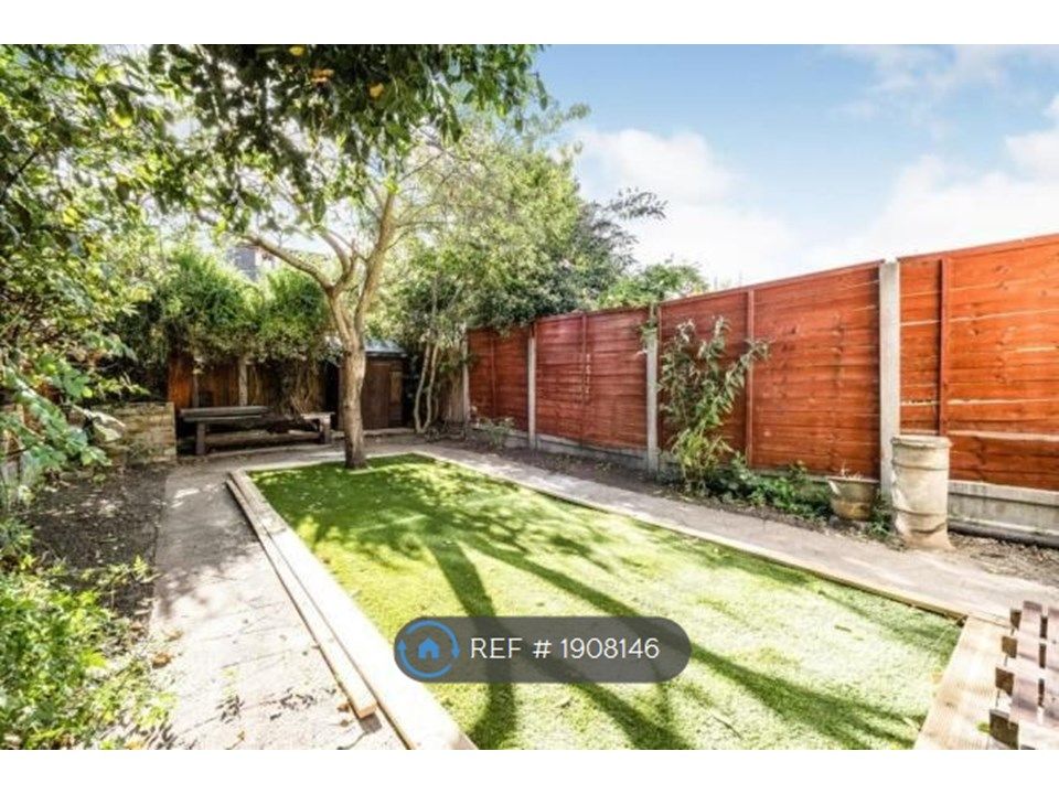 4 bed terraced house to rent in Hartley Avenue, London E6, £2,300 pcm