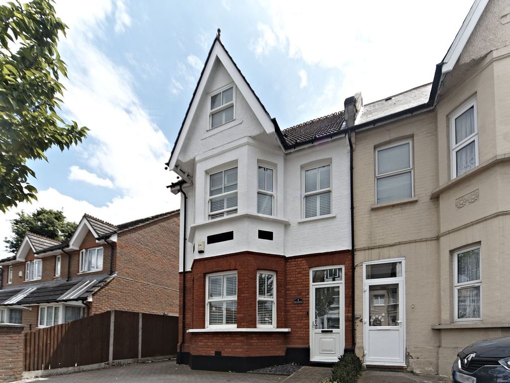 6 bed semidetached house for sale in Norbury Court Road, Norbury SW16