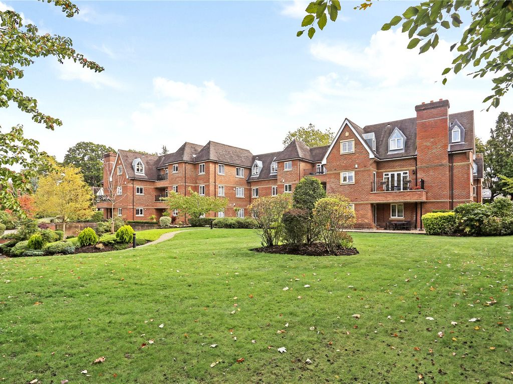 Churchfields Avenue Weybridge KT13  