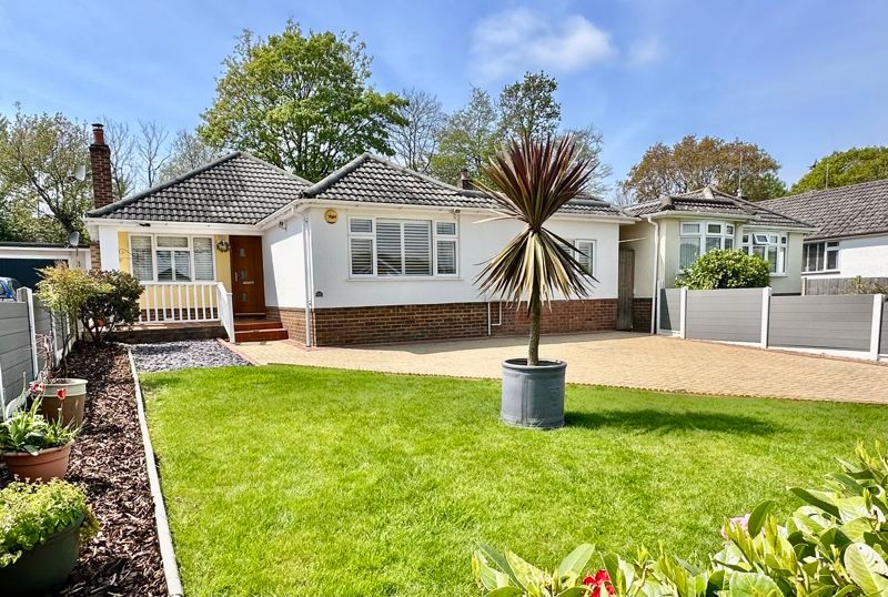 3 bed bungalow for sale in Keighley Avenue, Broadstone BH18 Zoopla