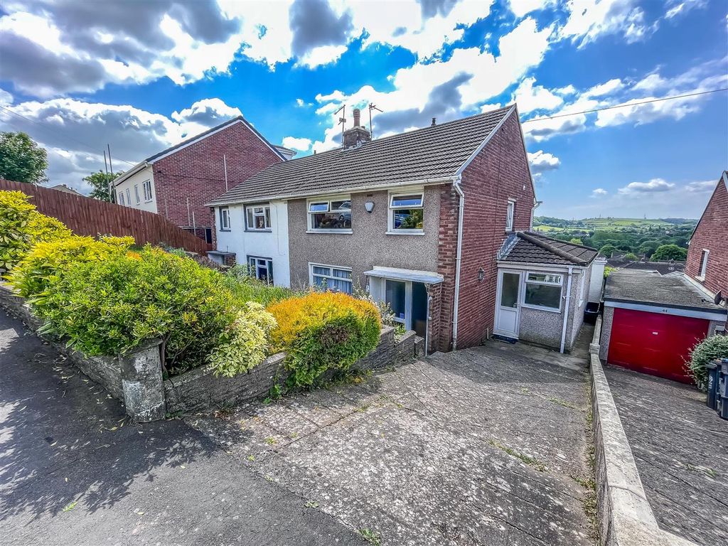 3 bed semidetached house for sale in Tudor Crescent, Rogerstone