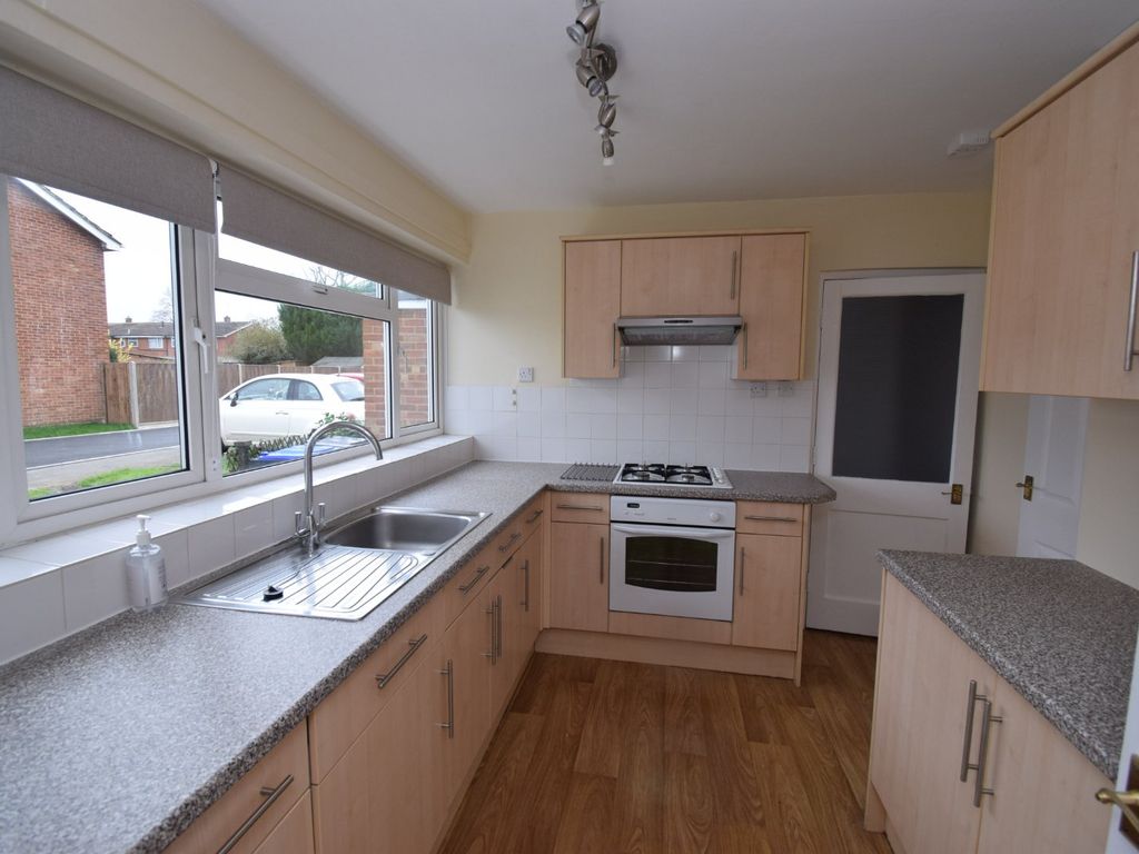 3 bed terraced house to rent in Clonmel Way, Burnham SL1, £1,795 pcm