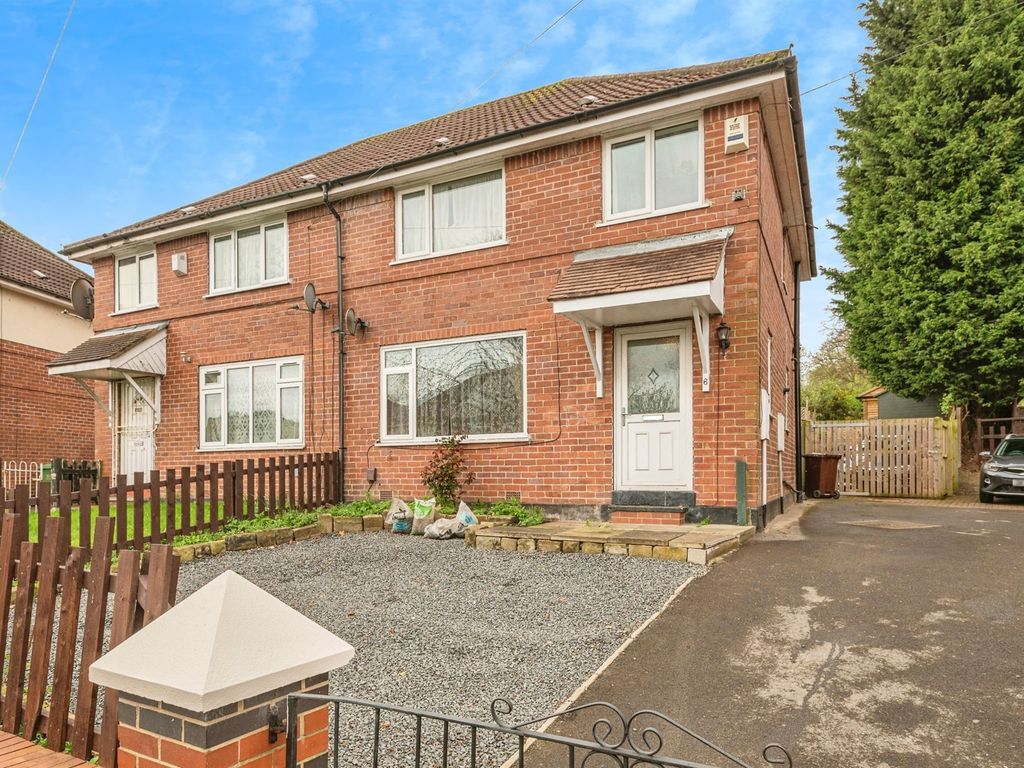 3 bed semidetached house for sale in Greenview Close, Gipton, Leeds