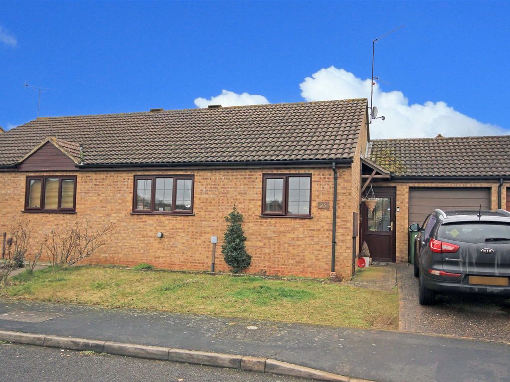 2 bed semidetached bungalow for sale in Fairhurst Way, Earls Barton