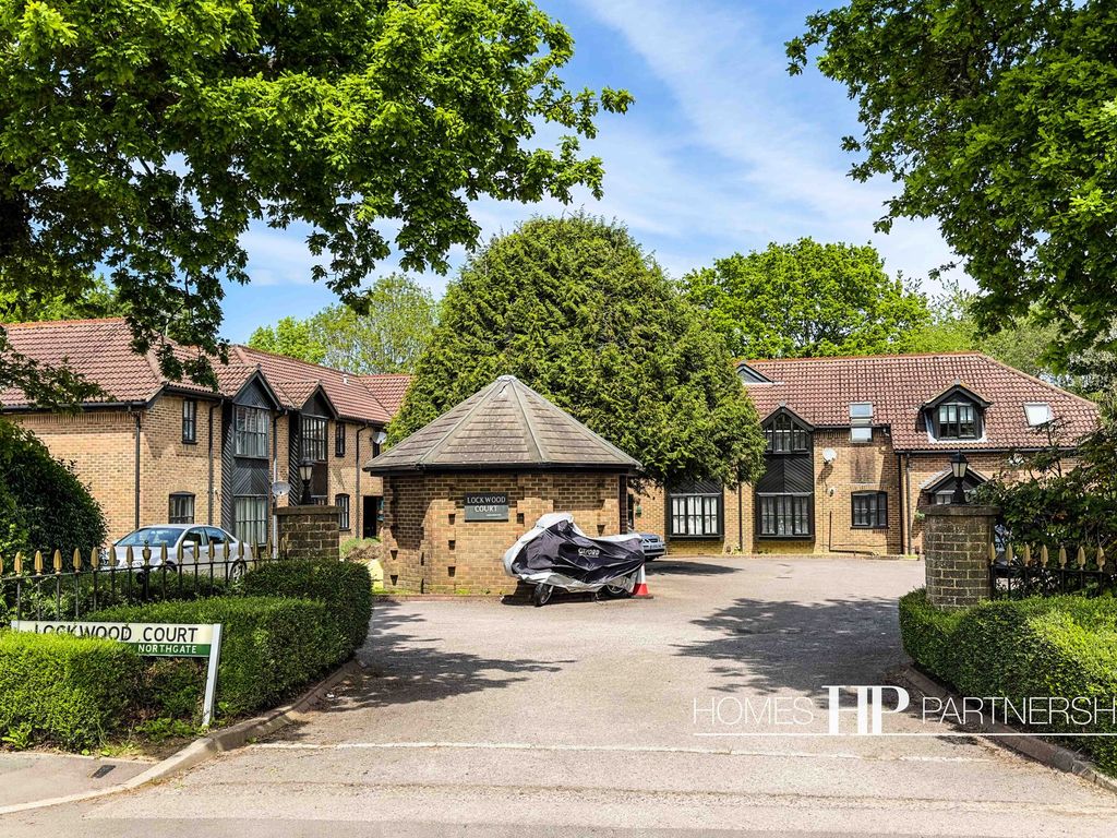 2 bed terraced house for sale in Woodfield Road, Crawley RH10 Zoopla