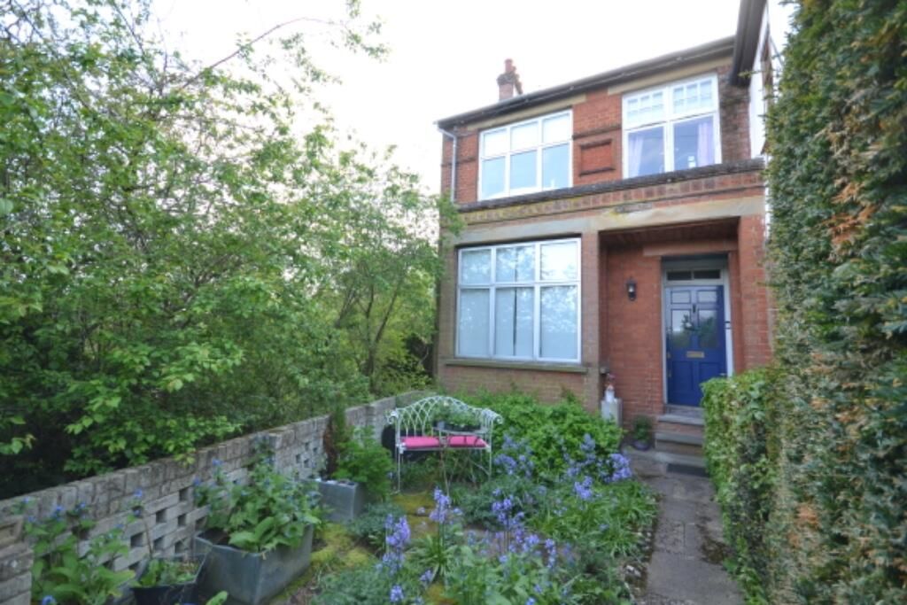 3 bed semidetached house for sale in Nursery Road, Stortford