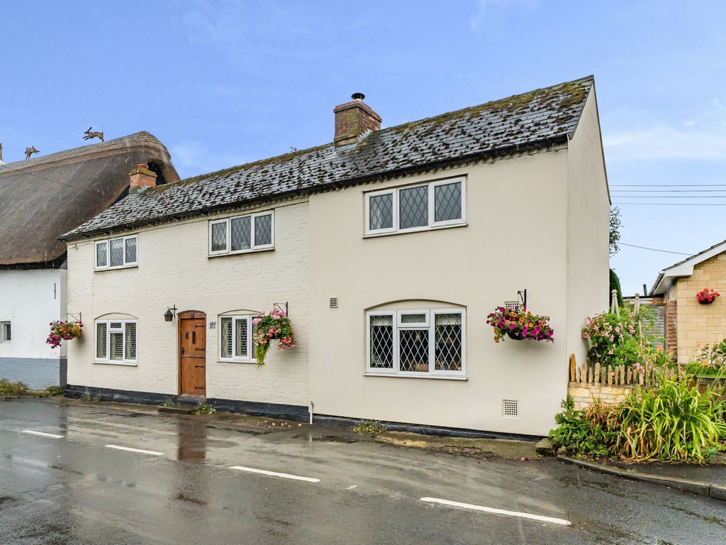 3 bed detached house for sale in Beckford Road, Alderton, Tewkesbury